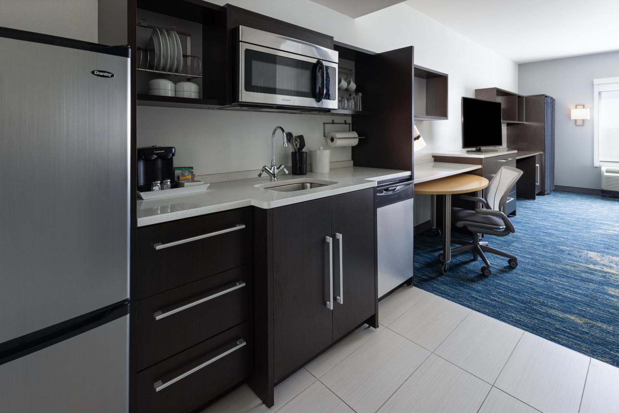 Home2 Suites By Hilton Greenville Downtown Екстериор снимка