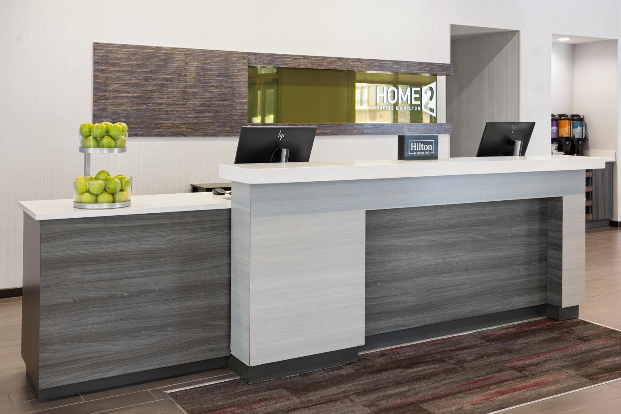 Home2 Suites By Hilton Greenville Downtown Екстериор снимка